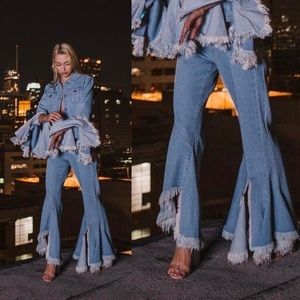 Daya by Zendaya Flared Leg Frayed Jeans